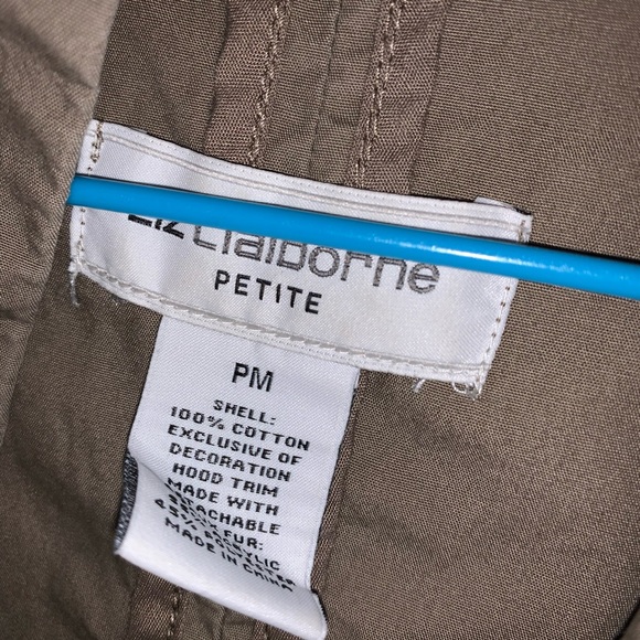 Liz Claiborne light coat - Picture 3 of 3